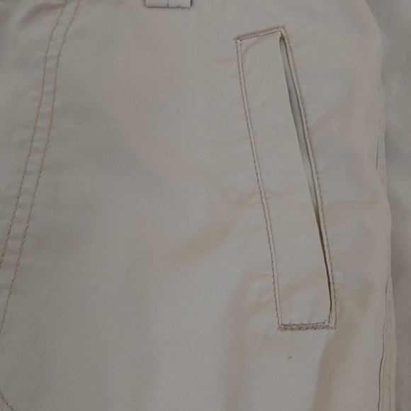 White capri pants - Picture 4 of 5